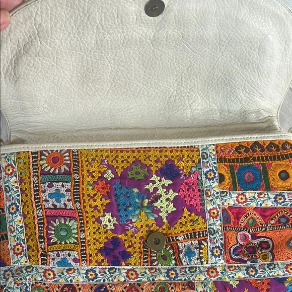 Boho!! Colorful Embroidered Women's Clutch - Picture 2 of 9